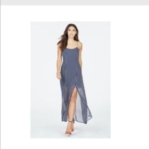 Back knot stripped maxi dress
